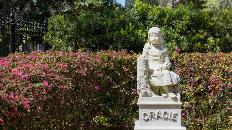 Statue of Little Gracie in Bonaventure Cemetery