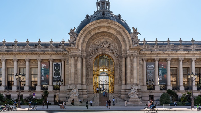 The stunning entrance art and gate at the Petit Palais