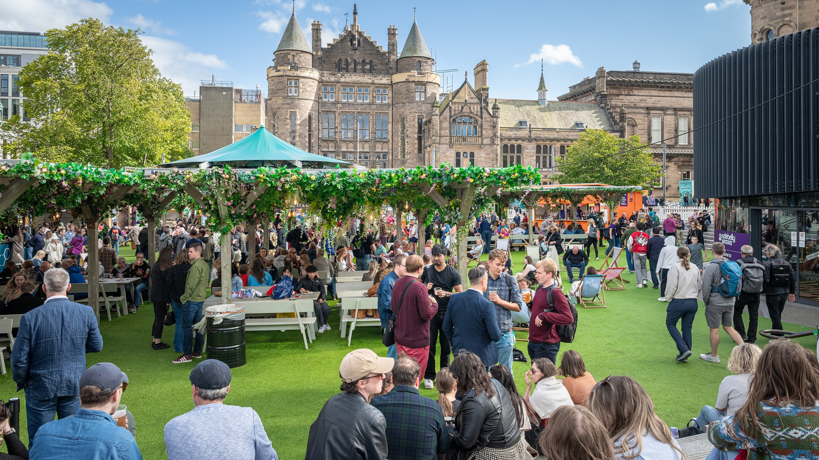 Europe's 'Festival Capital' Is A Gorgeous Scottish City With Endless Fun-Filled Events And Vibrant Culture