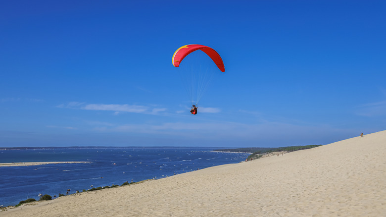 Person paragliding over the Dune du Pilat