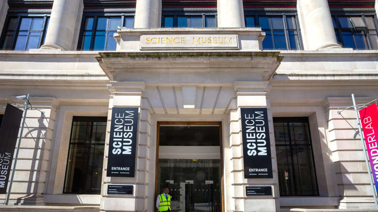 Front entryway to the Science Museum in London