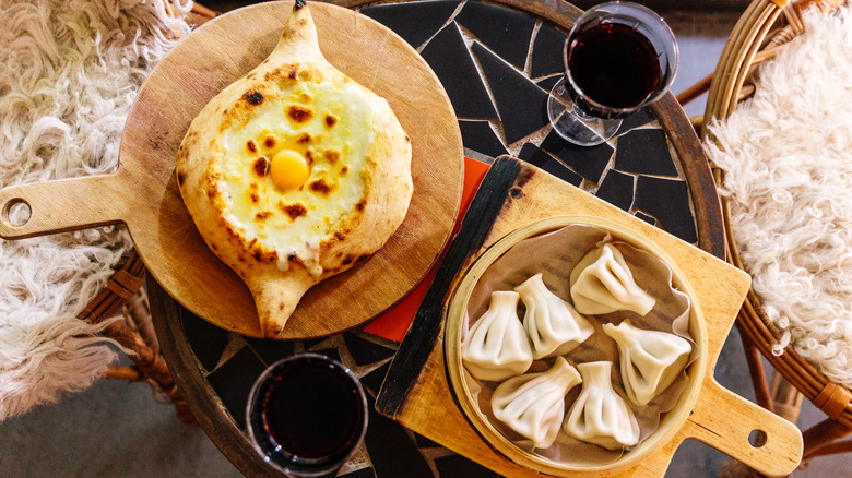 tbilisi khachapuri and kinhkali