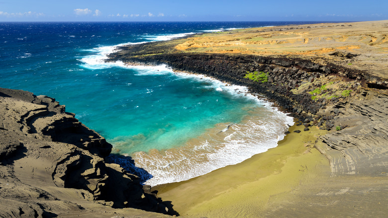 Papakōlea Green Sand Beach