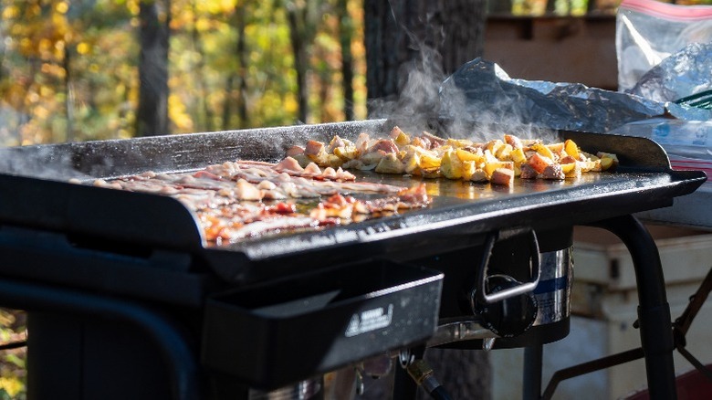 A cast-iron sear griller.