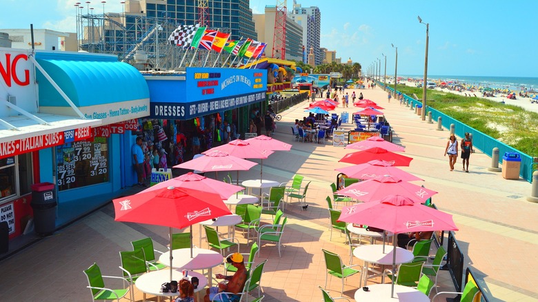 An overview of the Daytona Beach Boardwalk