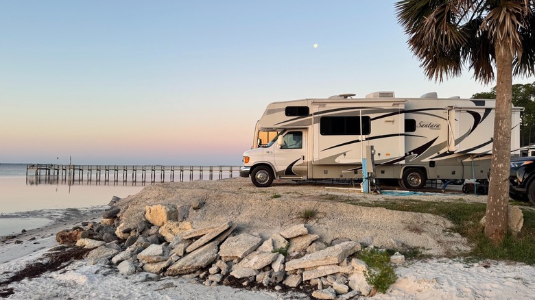 Ho-Hum RV Park in Florida