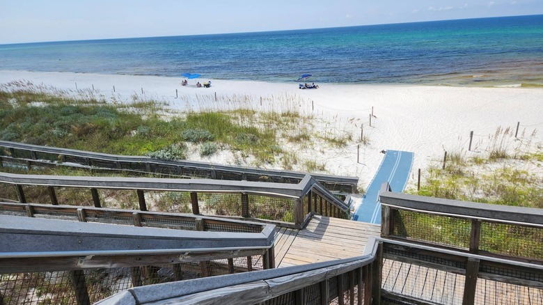 Beach boardwalk in Deer Lake State Park.