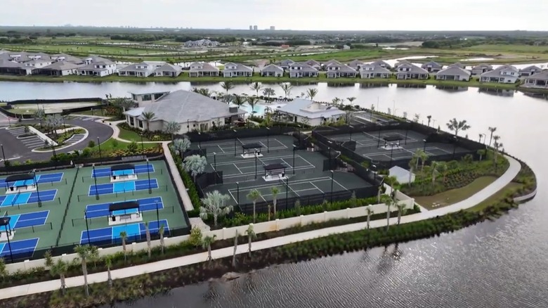 Residents have many onsite activities like tennis and pickleball