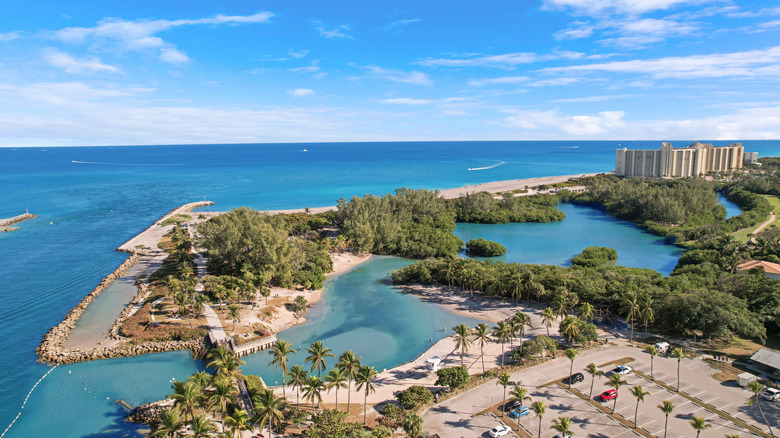 The coastline of Jupiter, Florida, with the Atlantic Ocean and Intracoastal Waterway