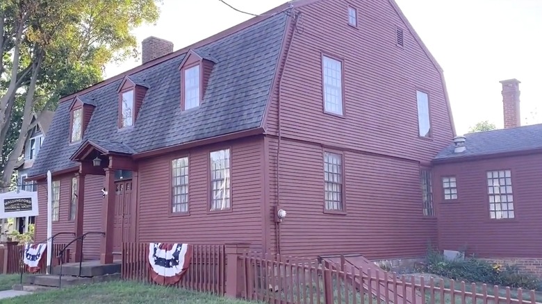 Red exterior of Wallingford Historic Society