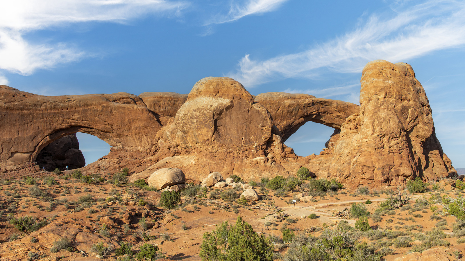 Forget Delicate Arch, Arches National Park's Family-Friendly Hiking Trail Has Fewer Crowds And Scenic Views