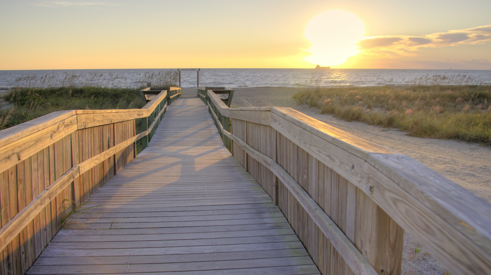 Forget Florida, Retire To Georgia's Coastal County With A Vibrant City, Beaches, And Scenic Parks - Islands