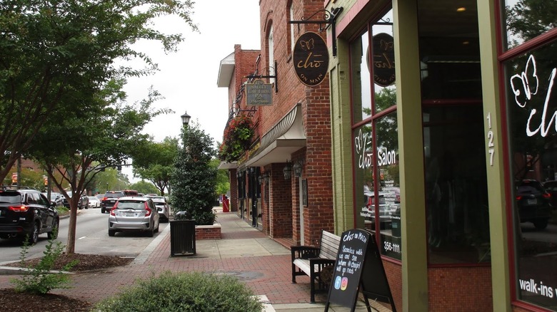A streetscape in Lexington, South Carolina