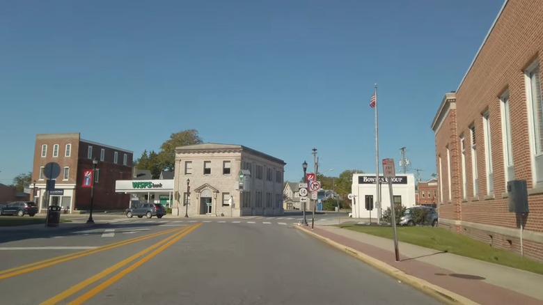 A street in Harrington, Delaware, with brick buildings