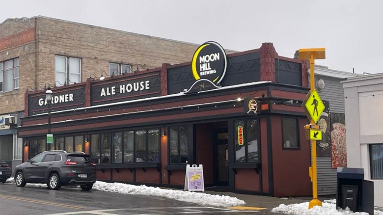 The outside of Gardner Ale House and Moon Hill Brewing