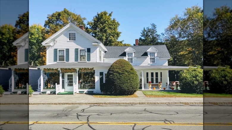 Exterior of Christmas Studio in Monson, MA
