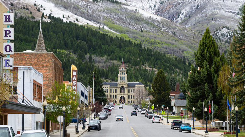 A street-level view of Main Street in Anaconda, Montana