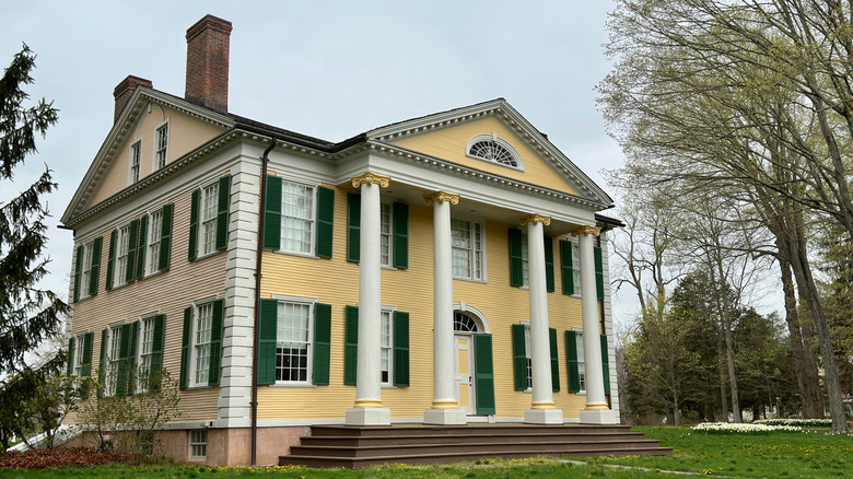 Yellow exterior of the historic Florence Griswold Museum.