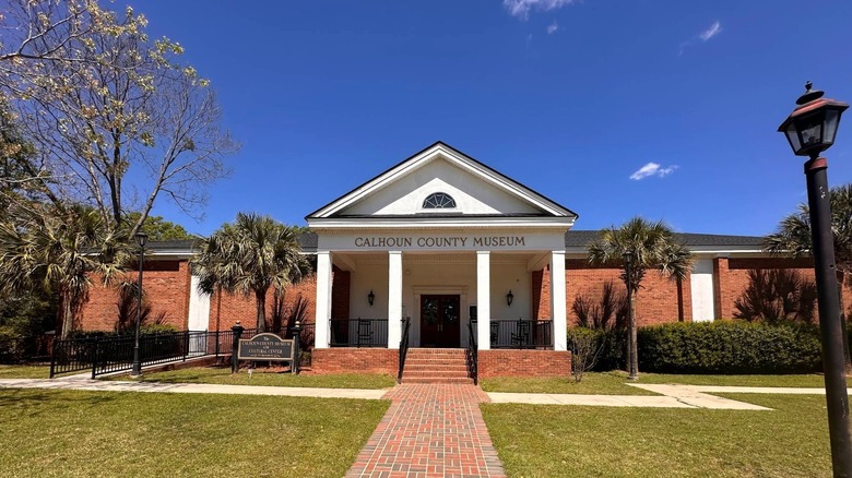 The exterior of the Calhoun County Museum