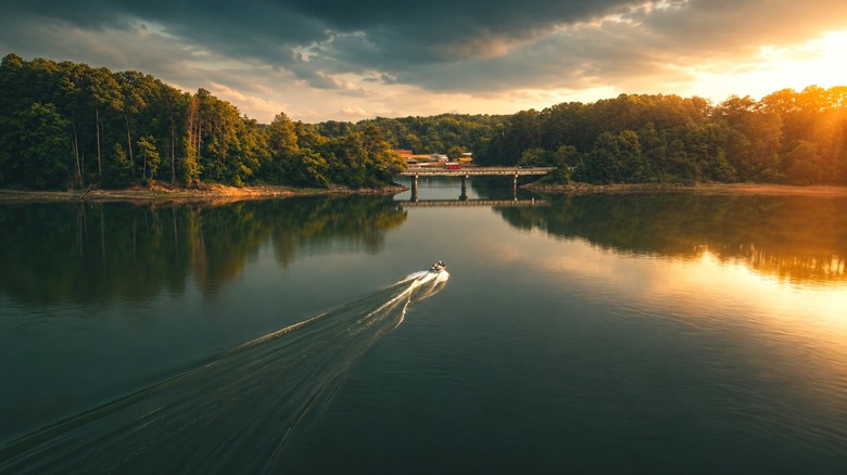 Aerial view of a powerboat running on Lake Hartwell near Darwin Wright Park in Anderson, South Carolina
