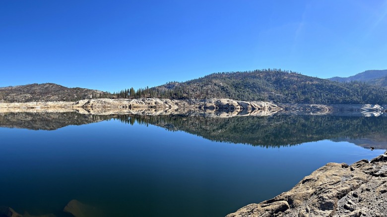 A shot of Mammoth Pool Reservoir from the shore
