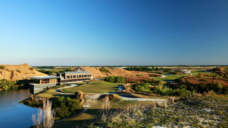 wide view of the first hole at Streamsong Red golf course in Bowling Green, Florida