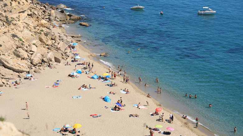 One of Leucate's beaches with tourists.