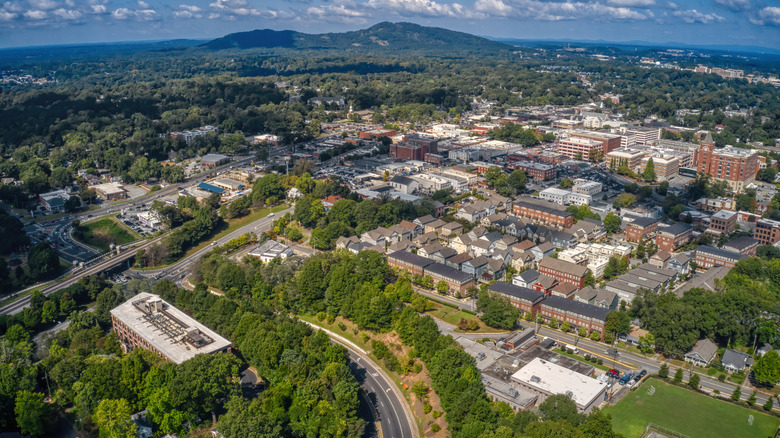 A view of Marietta, Georgia with a backdrop of mountains