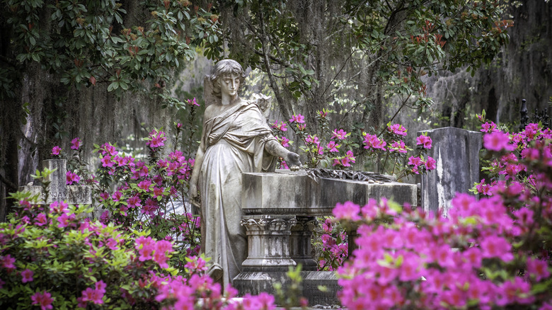 Bonaventure Cemetery in spring with azaleas