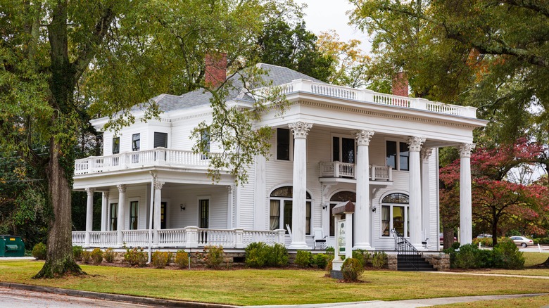 Beautiful old mansion in Covington, GA