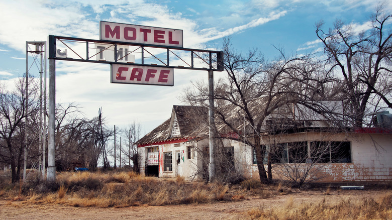 Abandoned State Line Cafe building and sign in Glenrio
