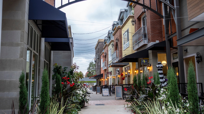 Downtown Walla Walla features a number of walkable wine tasting rooms and restaurants