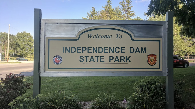 entrance signage at Independence Dam State Park, Ohio