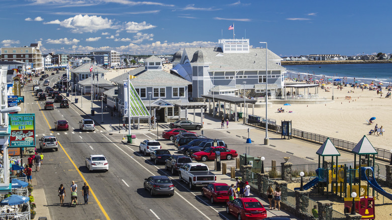 Traffic and beachgoers at seaside shops at Hampton Beach