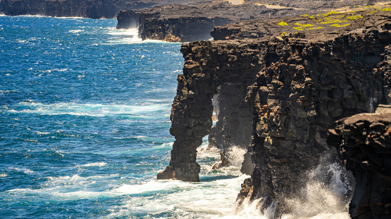 Close up of the the Holei Sea Arch