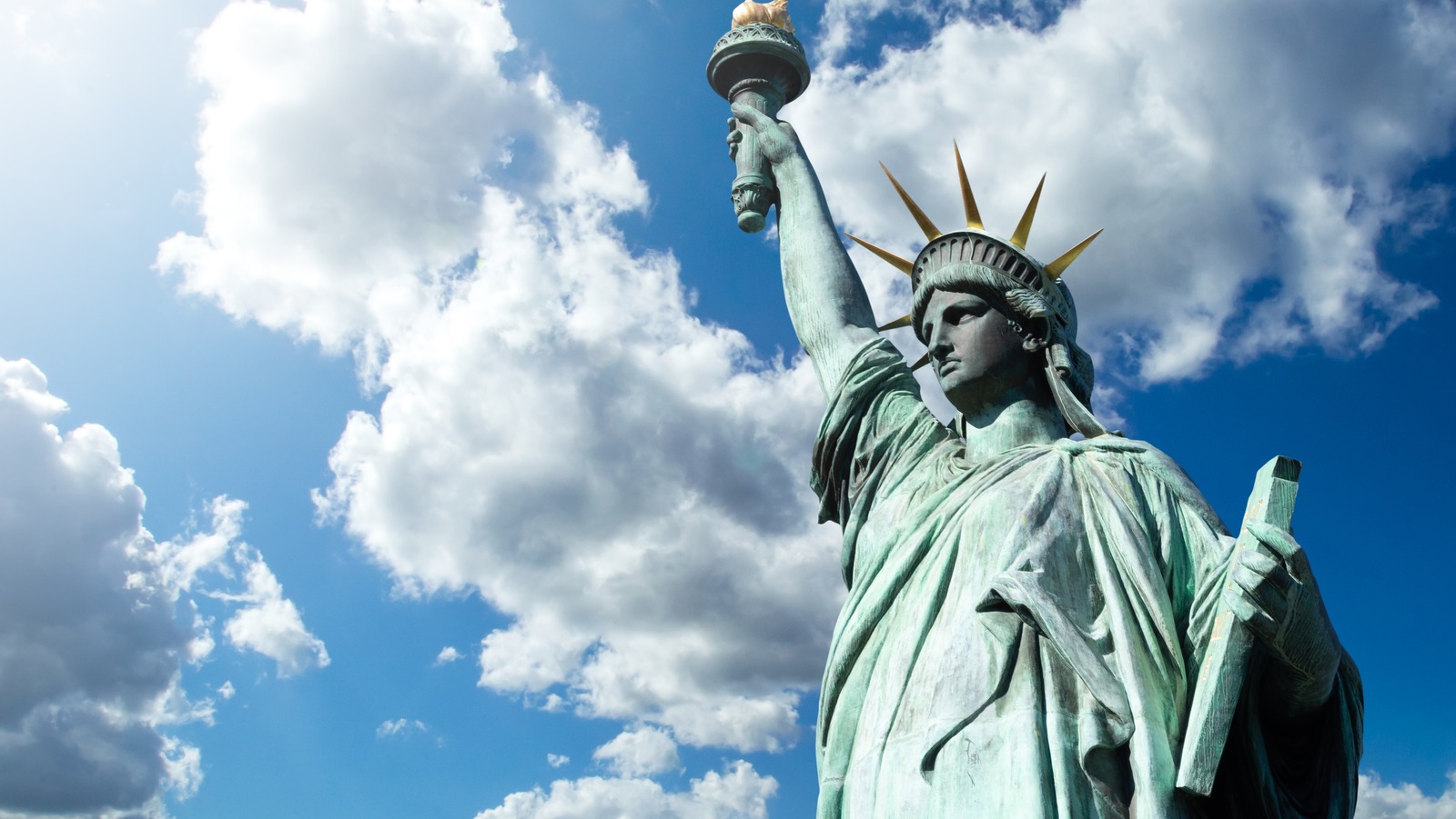 Ride On The Staten Island Ferry To See The Statue Of Liberty For Free