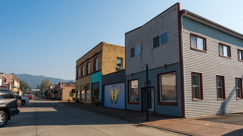 Two-story buildings and storefronts in Castle Rock, Washington