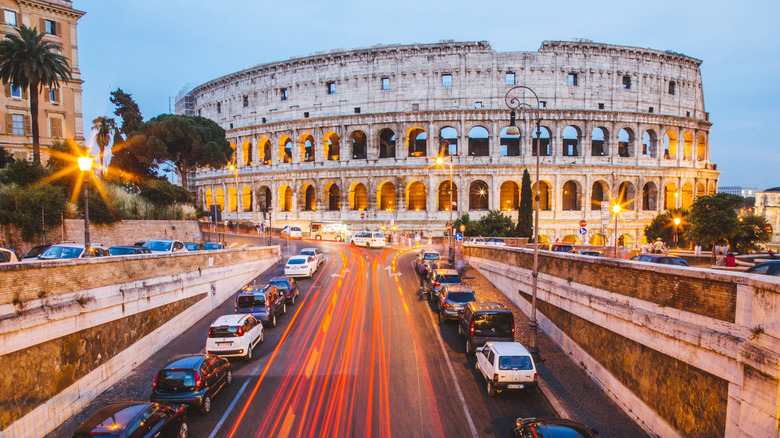Roman traffic around the Colosseum