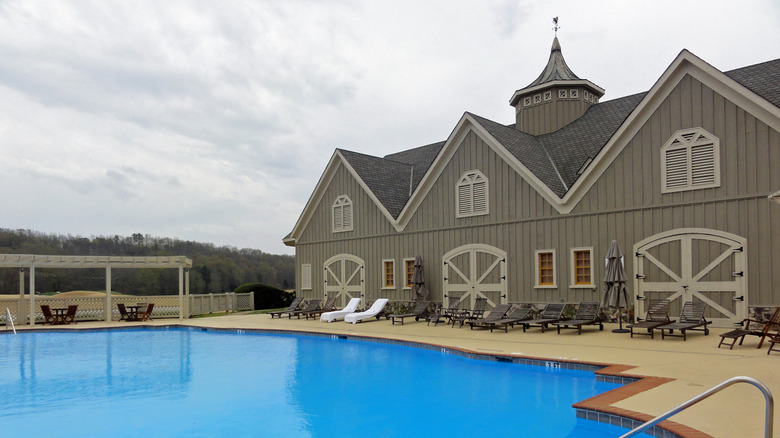 The pool at Barnsley Resort