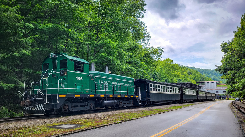Big South Fork Scenic Railway that goes to Blue Heron Coal Mining Camp