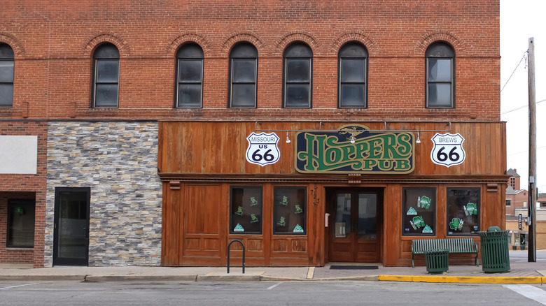 Exterior of Hoppers Pub in Rolla