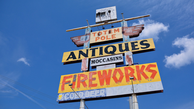 Vintage advertising sign in Rolla, Missouri