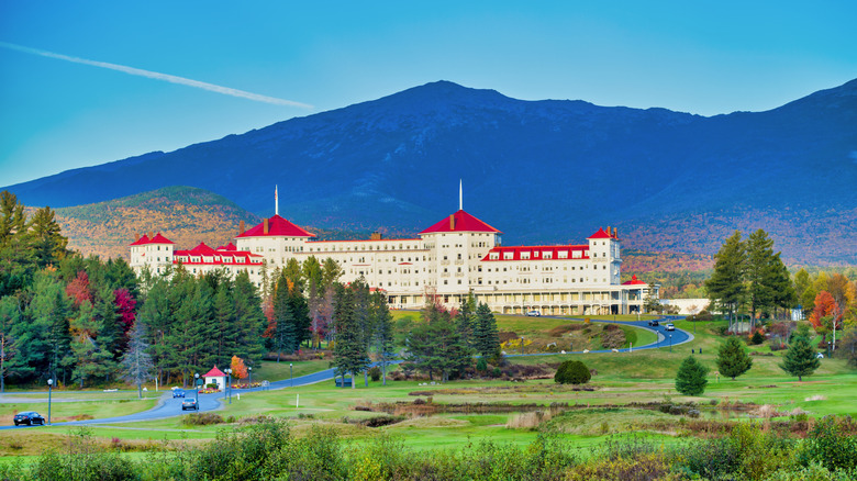 Omni Mount Washington Resort with mountain backdrop