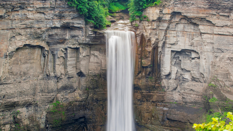 Taughannock Falls State Park waterfall gorge