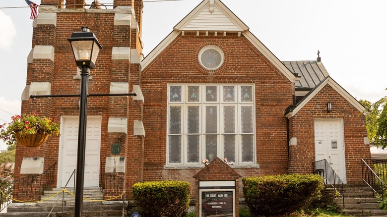 historic building in fincastle, va