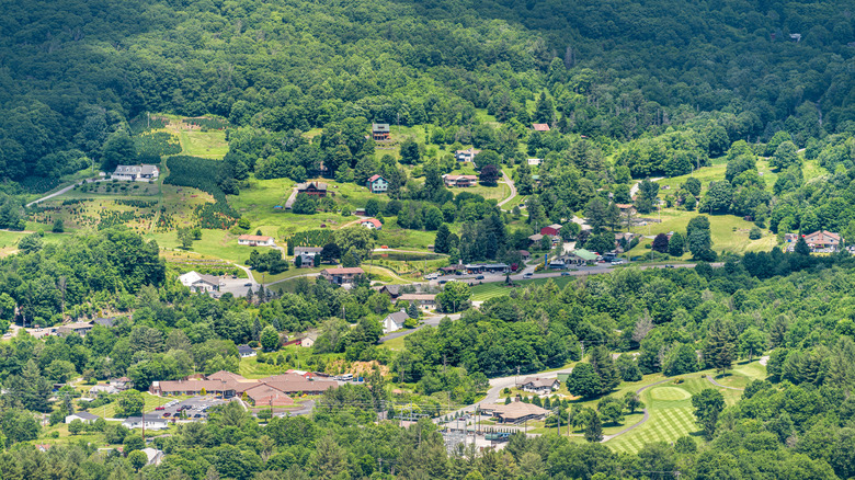 view of Banner Elk and surrounding landscape