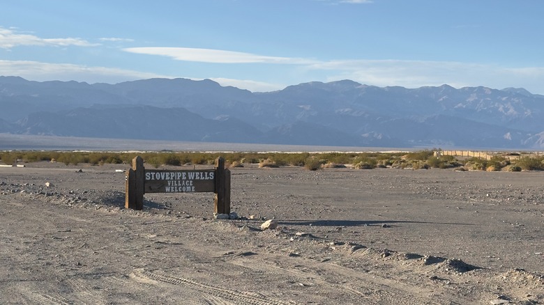 A sugn welcoming people to Stovepipe Wells, California