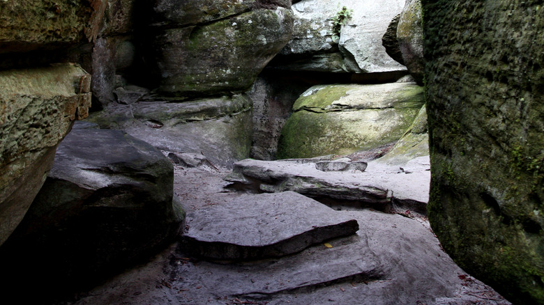 A close-up of a sandstone passageway in the Great Channels