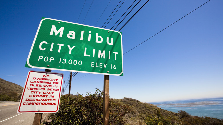 A road sign driving into Big Rock Beach, Malibu, CA