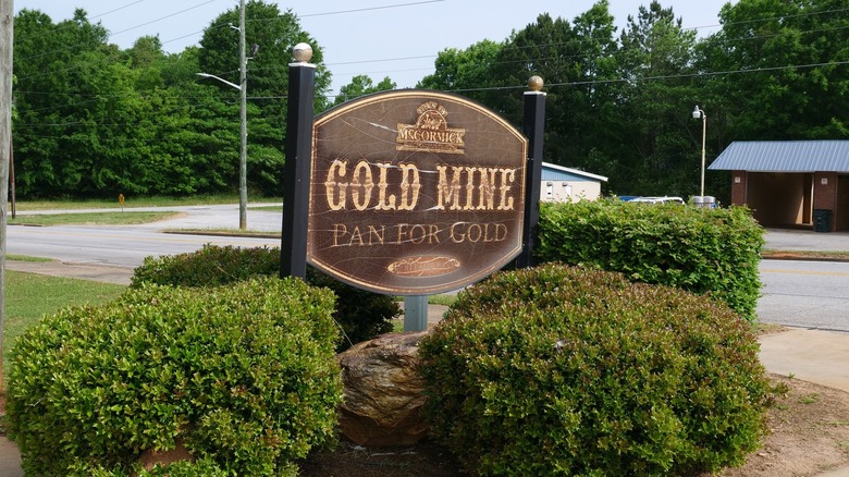Sign at the entrance to the McCormick Gold Mine